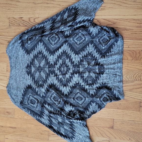 Windsor Aztec Batwing Sweater - Picture 5 of 5